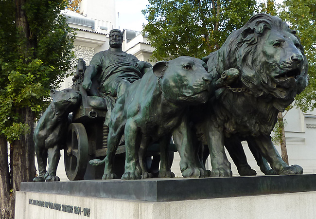 Imagini pentru Marcus Antonius monument în Viena